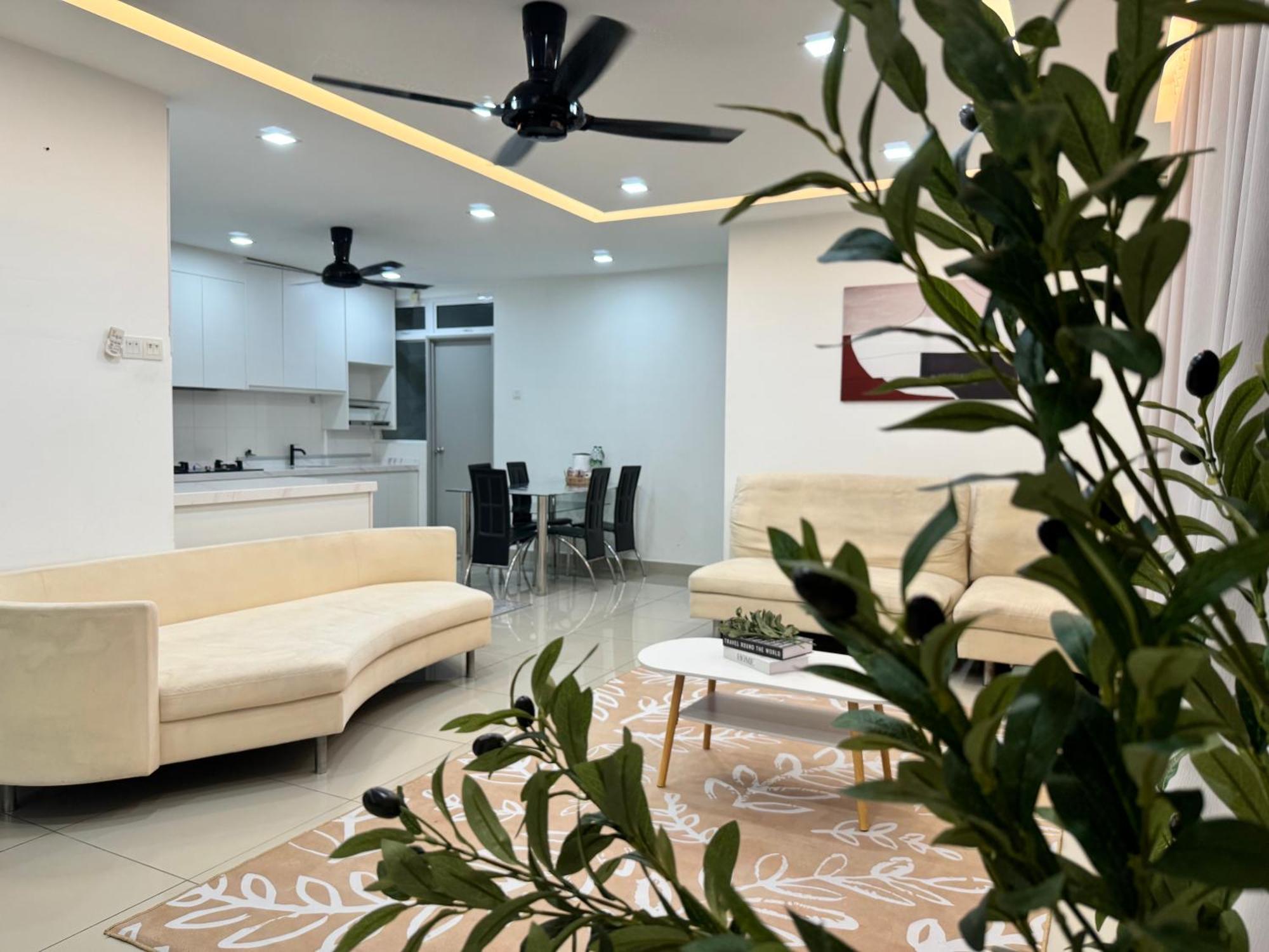 Large Unit Dwiputra Residences 3rooms 3bathrooms Presint 15