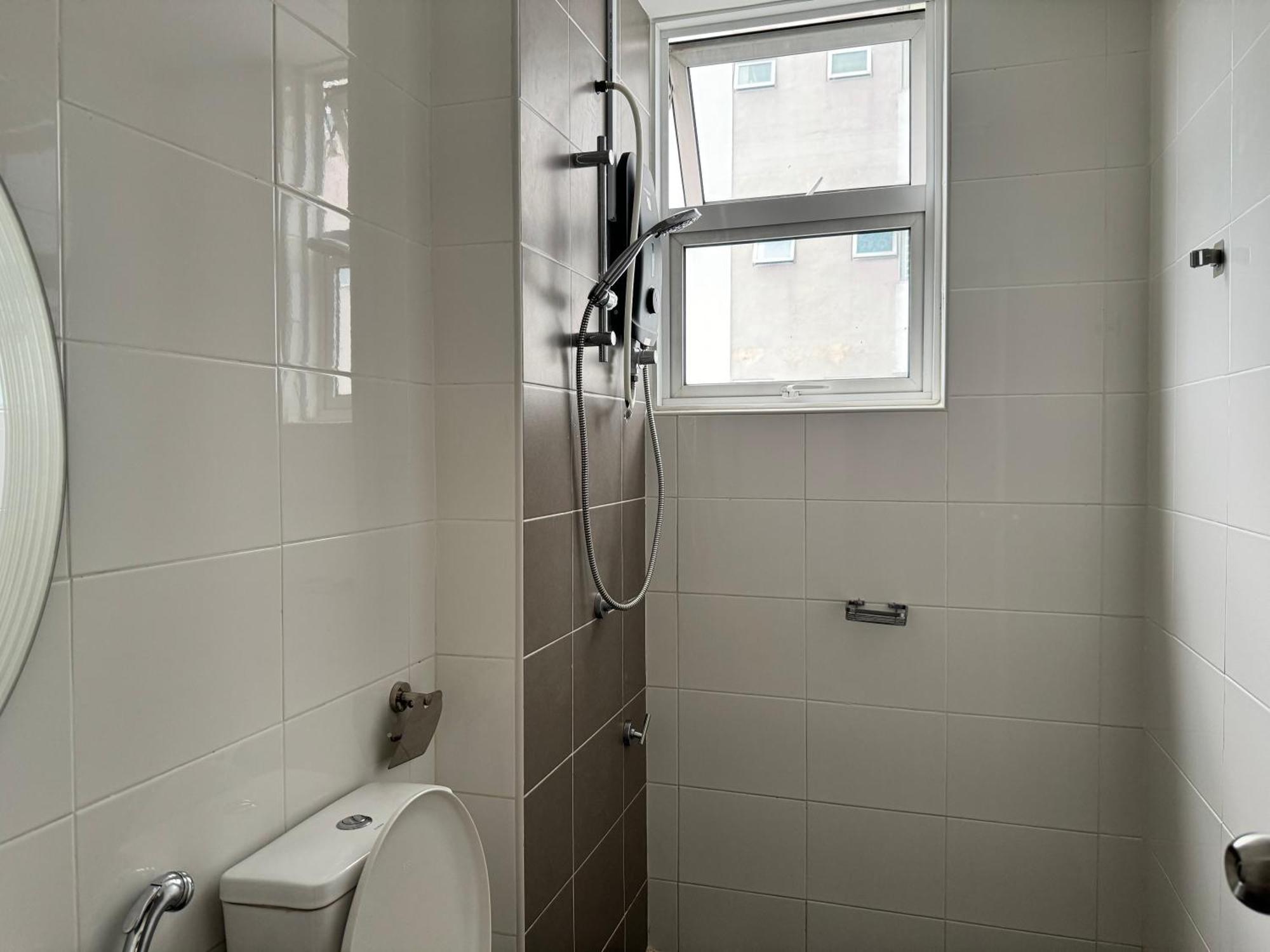 Large Unit Dwiputra Residences 3rooms 3bathrooms Presint 15 Pangsapuri *