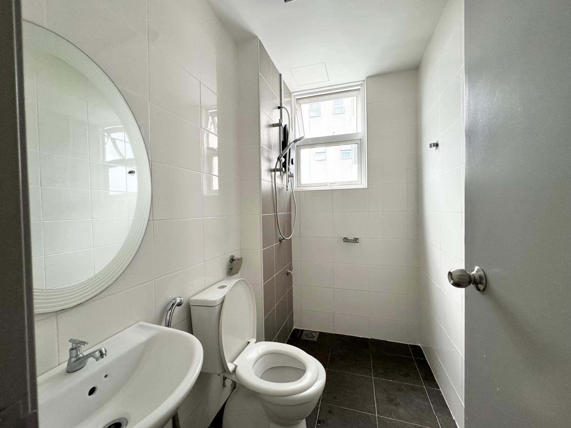 Pangsapuri Large Unit Dwiputra Residences 3rooms 3bathrooms Presint 15