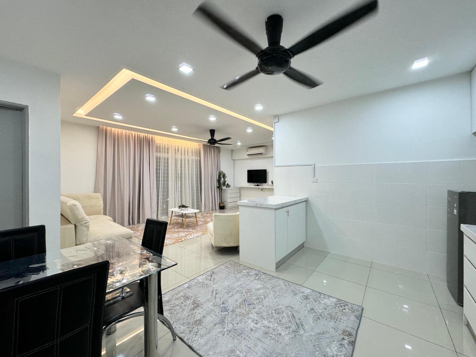 Large Unit Dwiputra Residences 3rooms 3bathrooms Presint 15 Pangsapuri *
