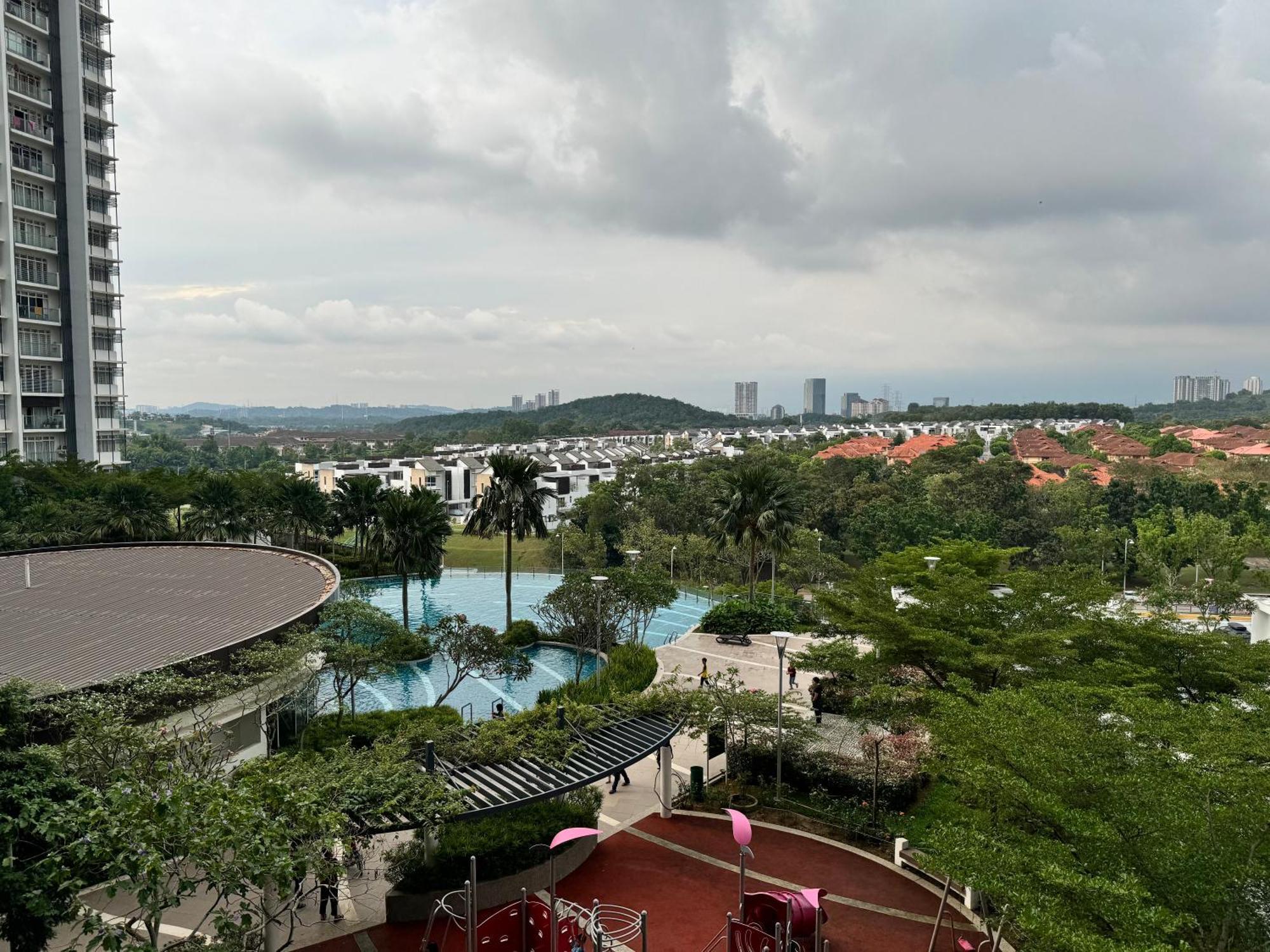 Large Unit Dwiputra Residences 3rooms 3bathrooms Presint 15 Pangsapuri *