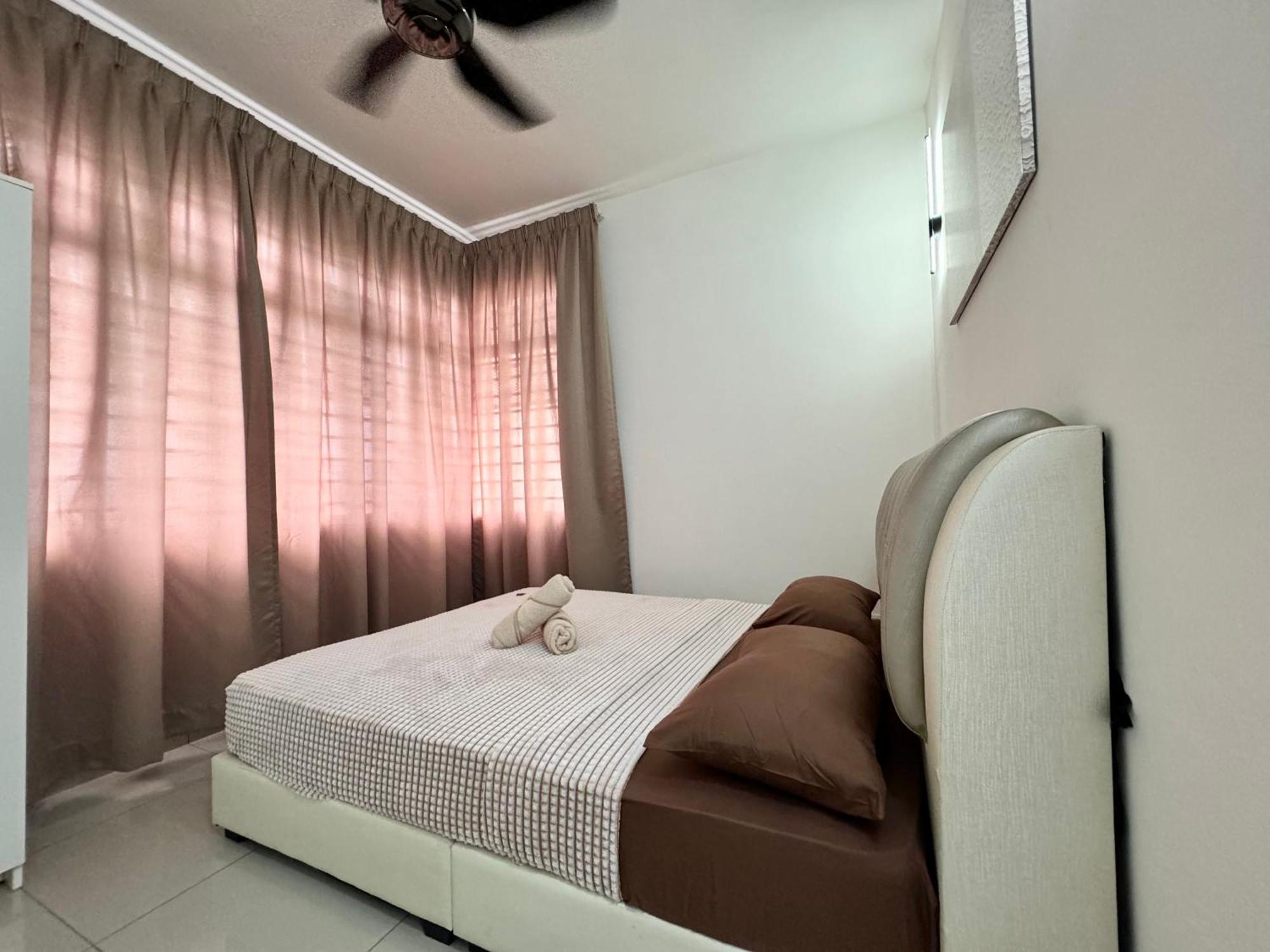 Large Unit Dwiputra Residences 3rooms 3bathrooms Presint 15 *
